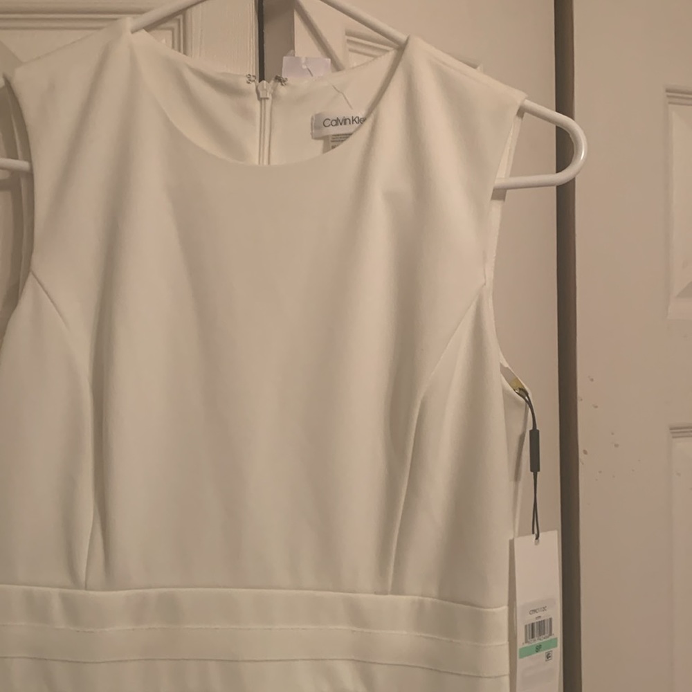 White sleeveless dress - Picture 2 of 4